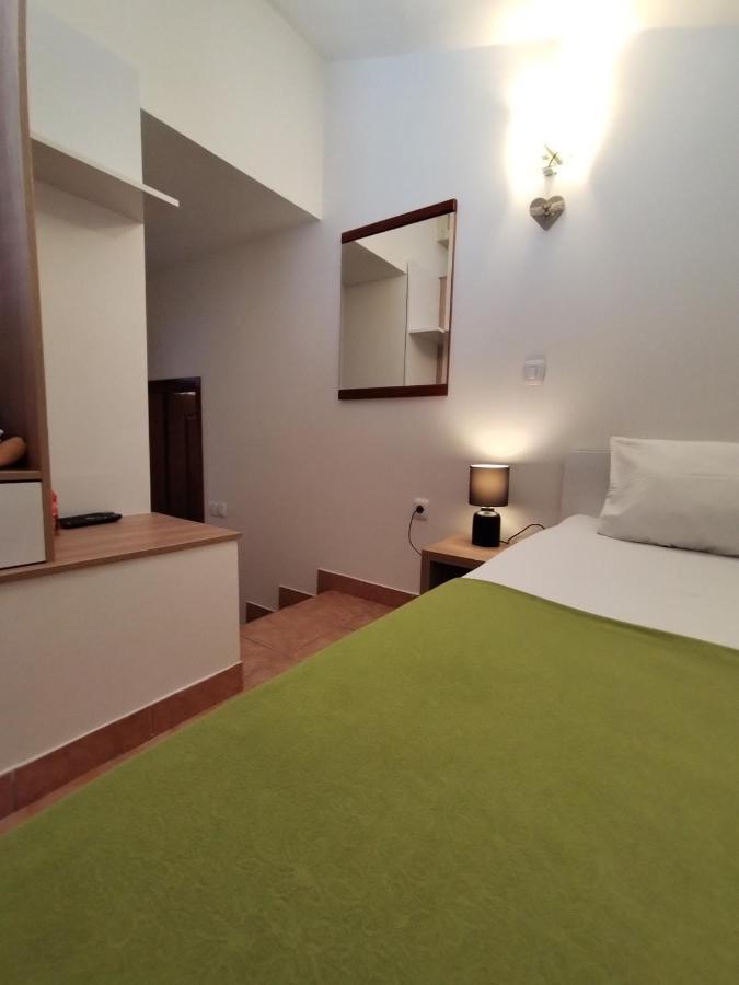 Guest House Jedro Petrovac Екстер'єр фото