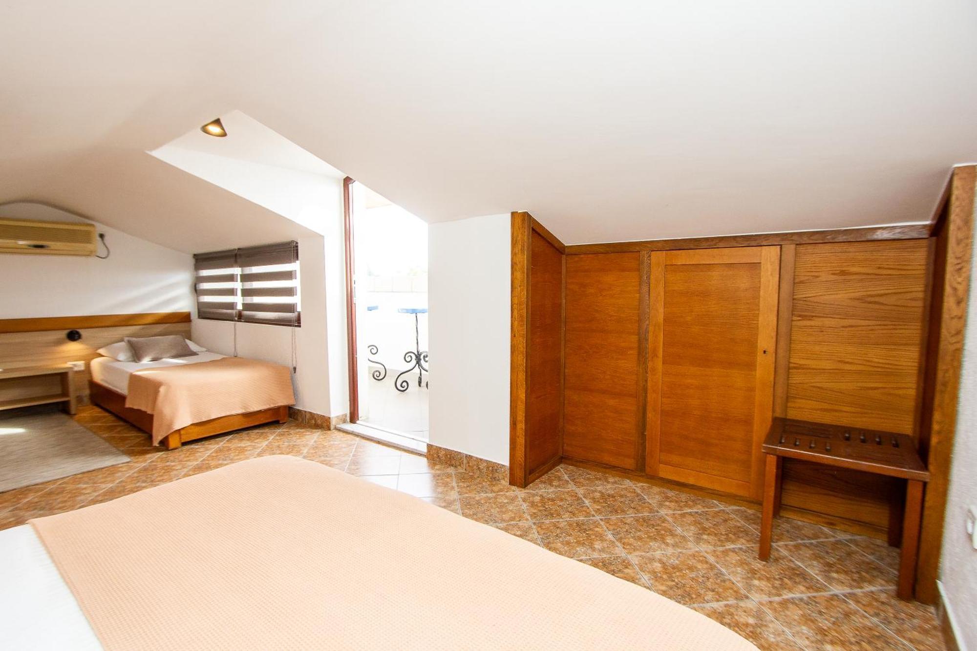 Guest House Jedro Petrovac Екстер'єр фото
