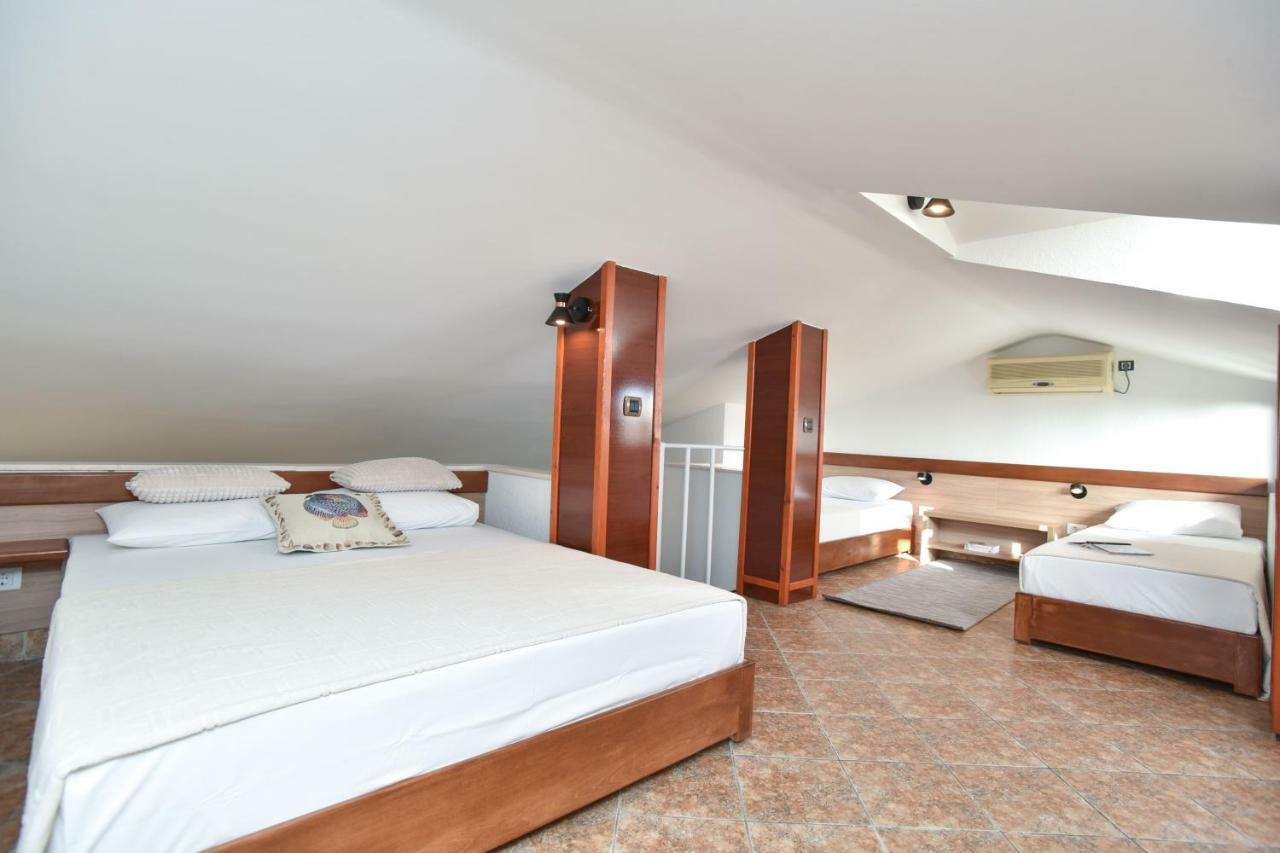 Guest House Jedro Petrovac Екстер'єр фото