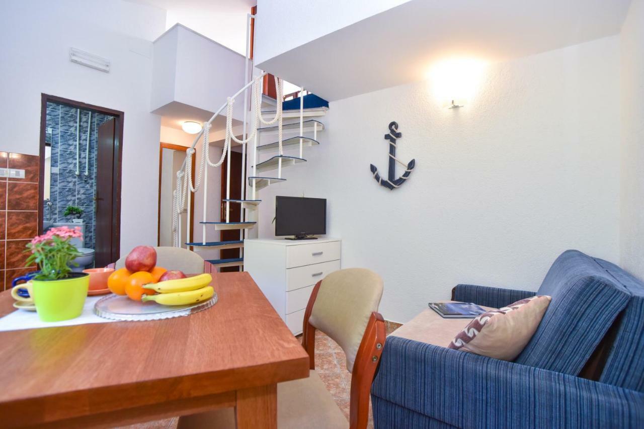 Guest House Jedro Petrovac Екстер'єр фото