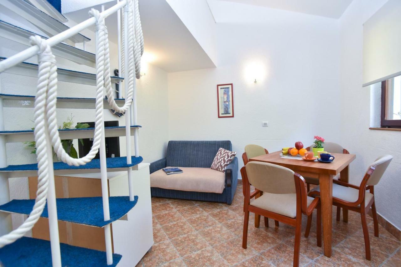 Guest House Jedro Petrovac Екстер'єр фото