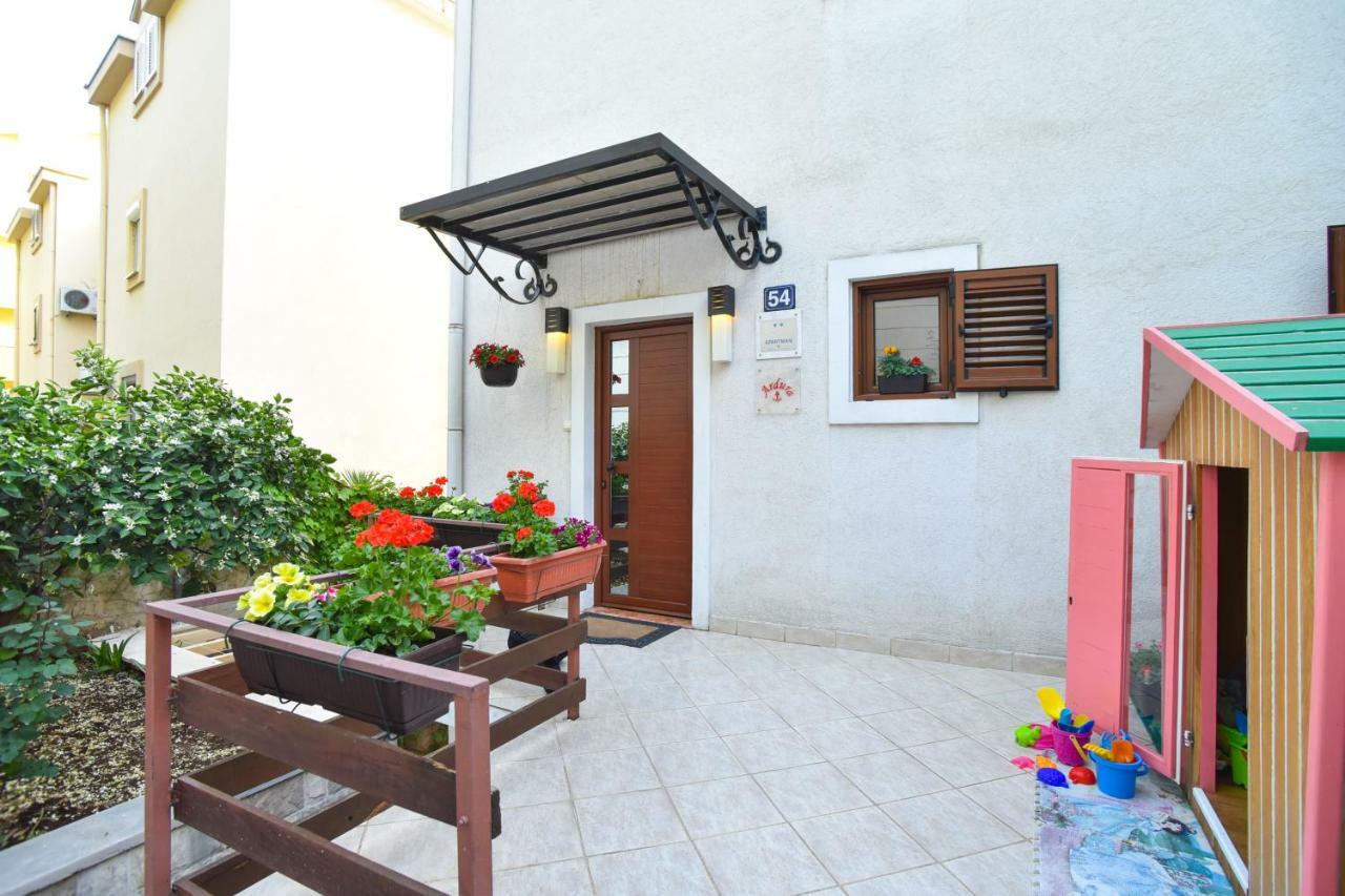 Guest House Jedro Petrovac Екстер'єр фото